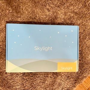 Skylight 10 Inch Wi-Fi Digital Picture Display Frame, Brand New